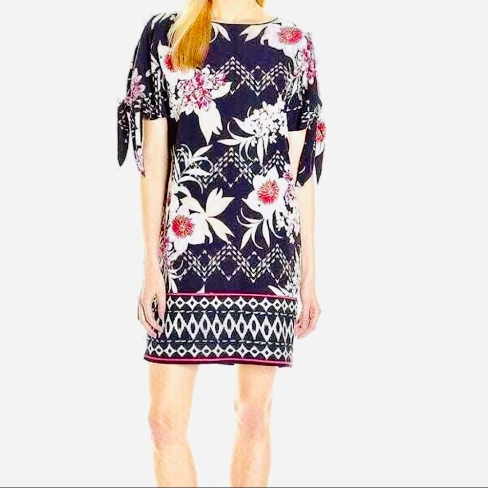 Vince Camuto Plus Size Navy Floral Dress 🌸